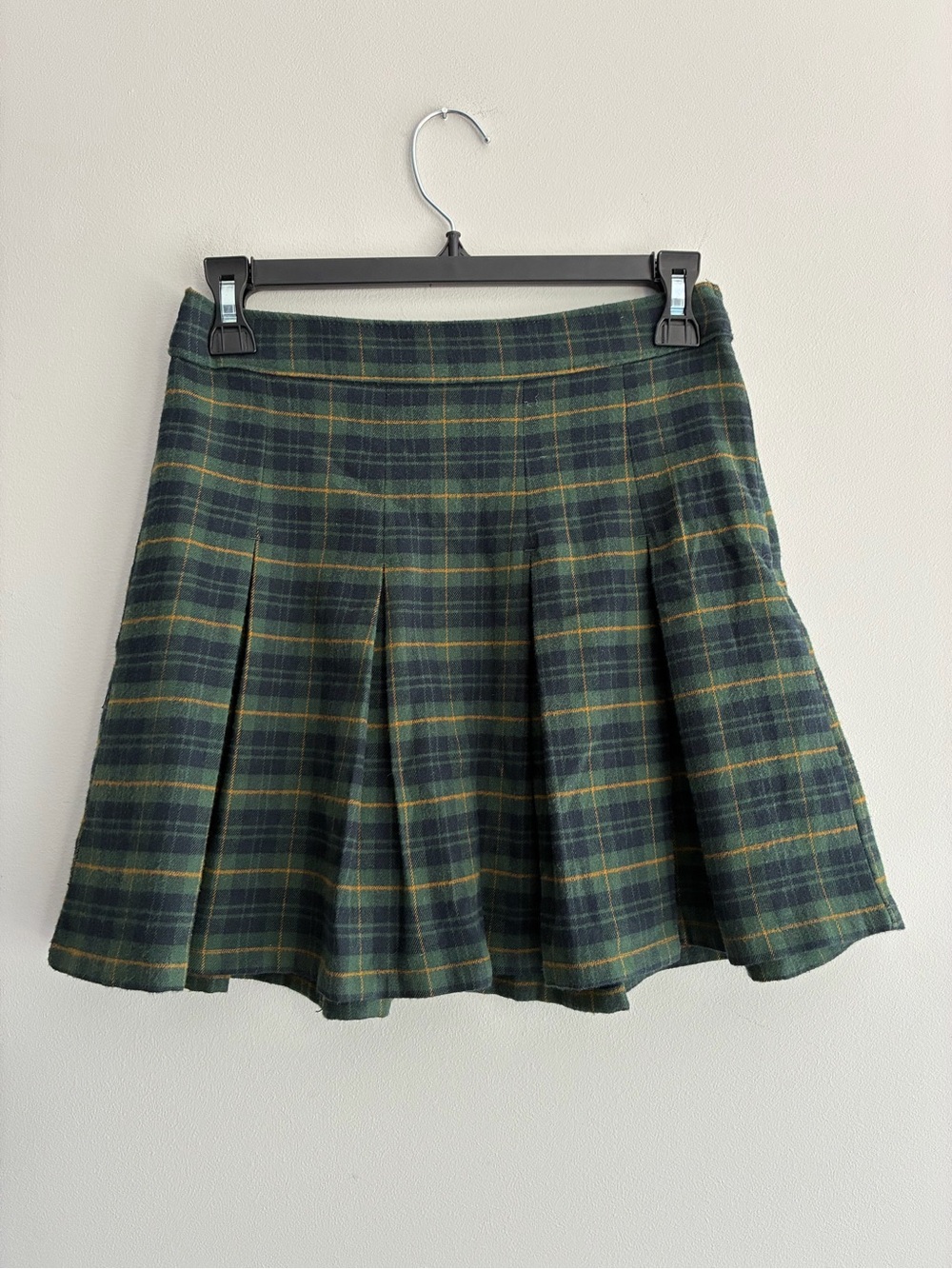Hollister Green Plaid Pleated Ultra High Rise MiniSkirt with Yellow Accents Smal